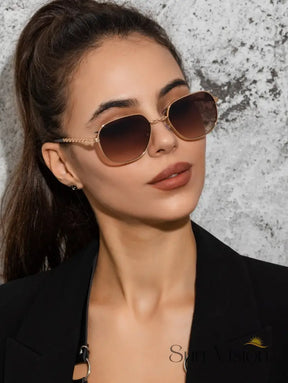 Óculos de Sol Feminino Metalizado com Lentes Degradê Café Óculos de Sol