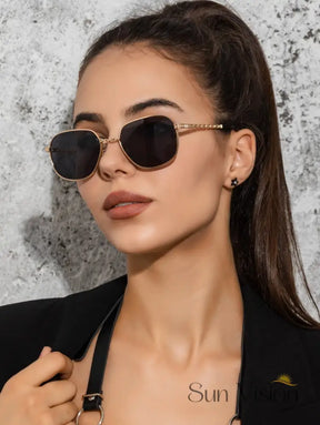 Óculos de Sol Feminino Metalizado com Lentes Degradê Preto Óculos de Sol